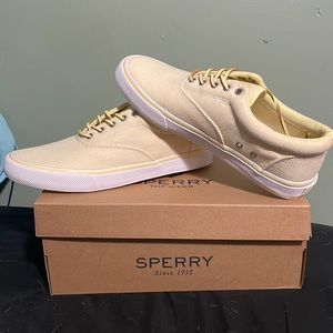 Yellow Sperry 7.5